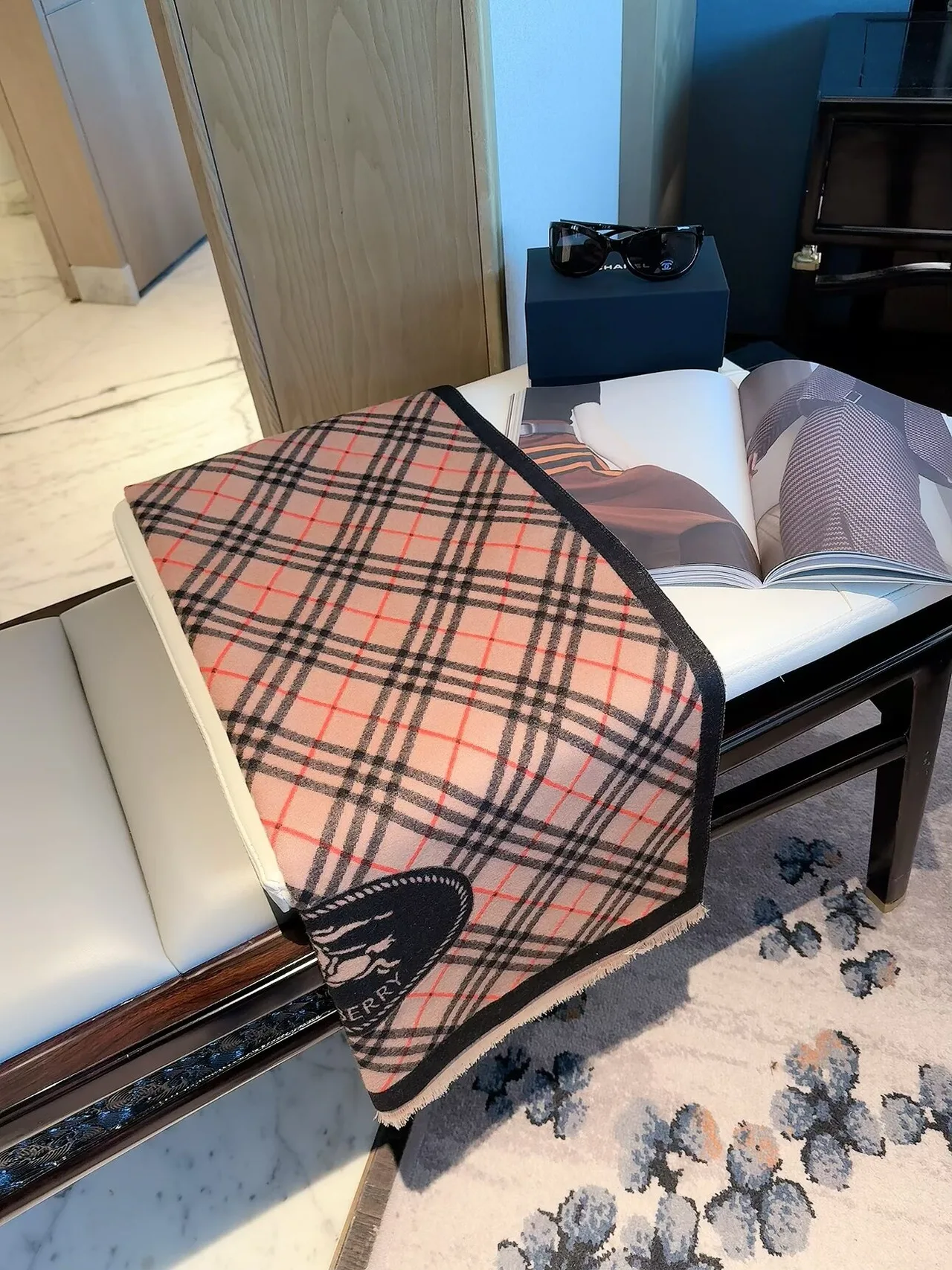Burberry Reversible checked scarf in Orange & Pink · view 1