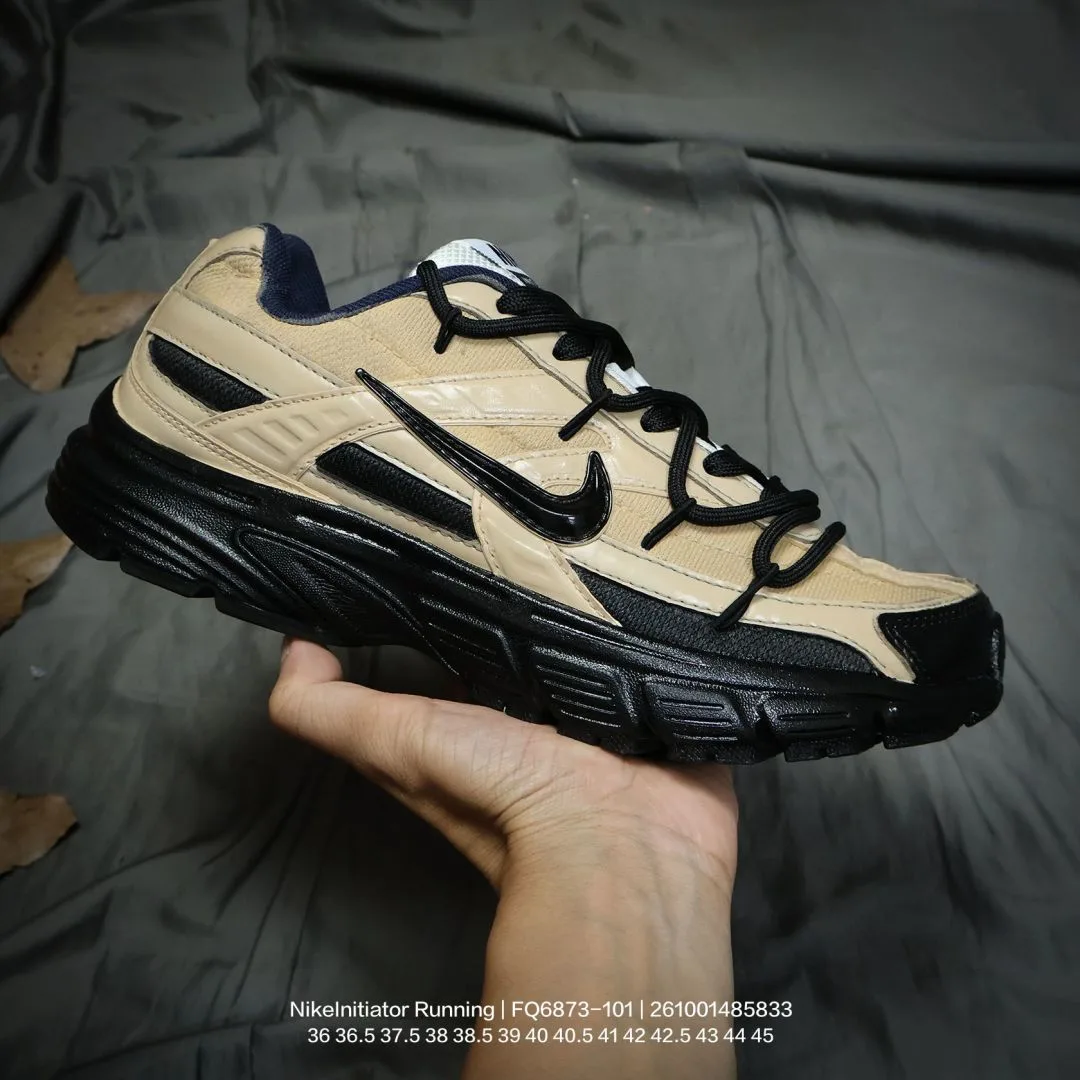 Nike Sneakers in Beige · view 1
