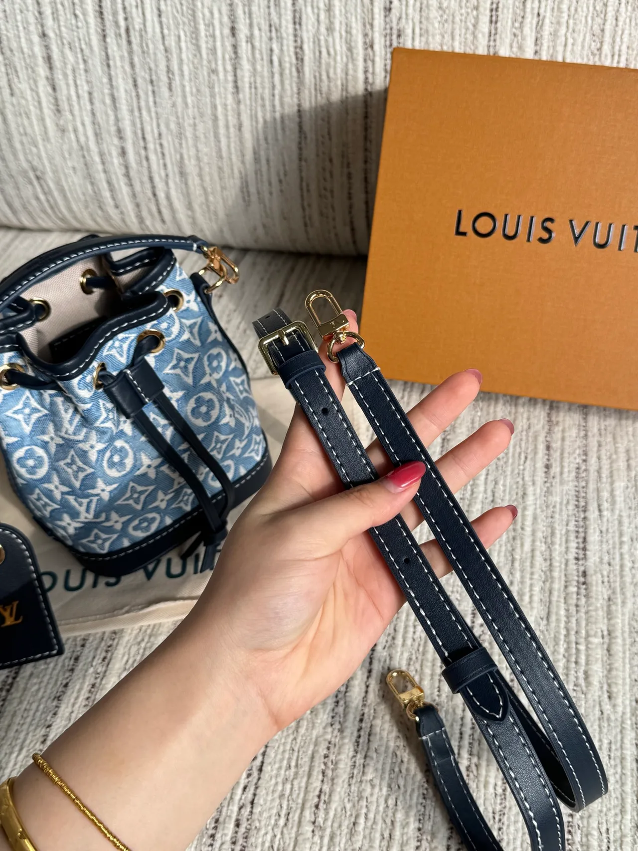 Louis Vuitton Monogram Bucket Bag in Blue · view 7