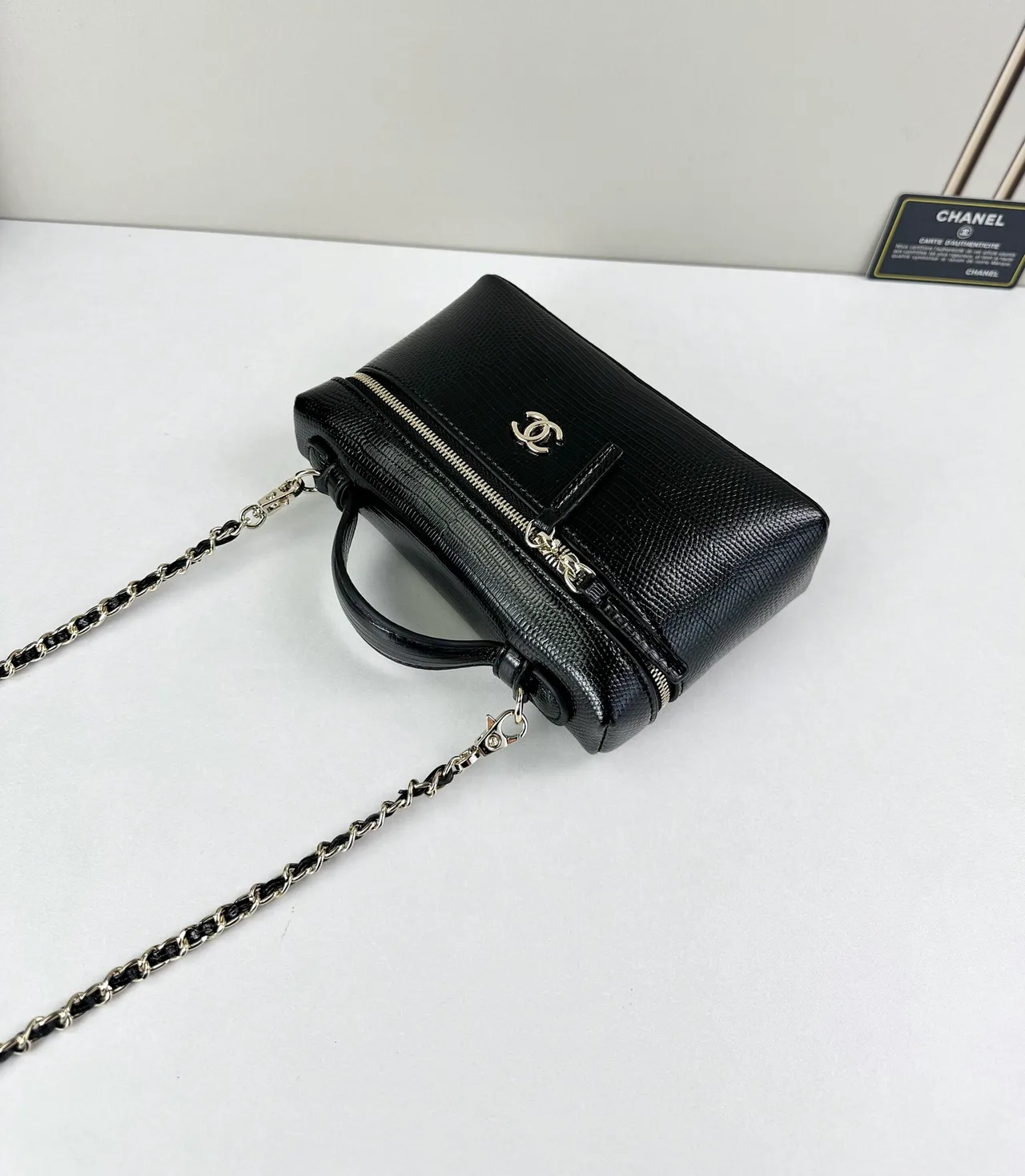 Chanel Cowhide Vanity Case in Black · view 5