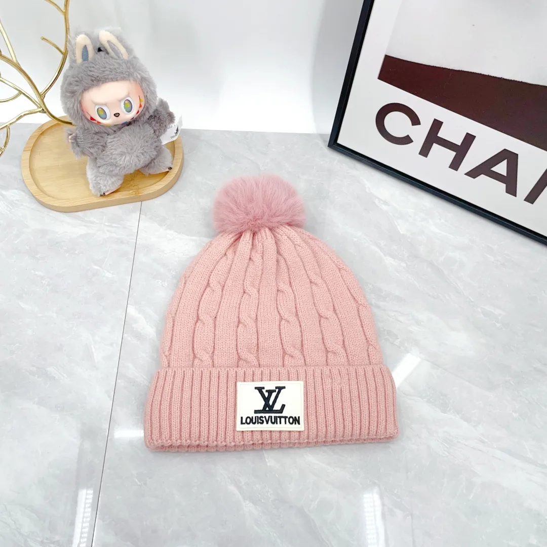 Louis Vuitton Wool Pom-Pom Hat and Scarf Set in Pink · view 4