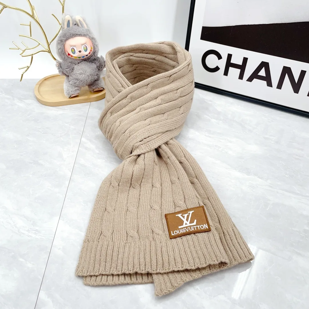 Louis Vuitton Wool Beanie and Scarf Set in Beige · view 7