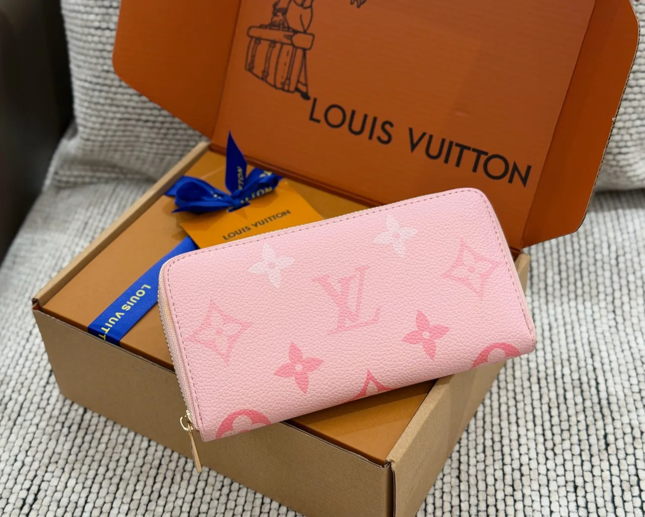 Louis Vuitton Monogram zip wallet in Cream & Pink & White · view 7