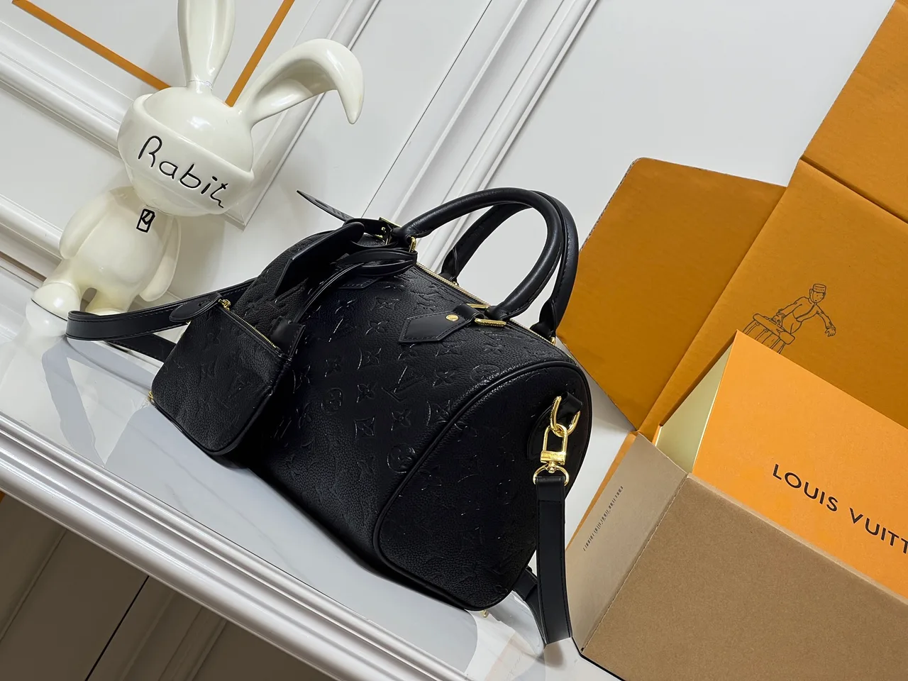 Louis Vuitton Speedy Cowhide Sheepskin Smooth Handbag in Black · view 3