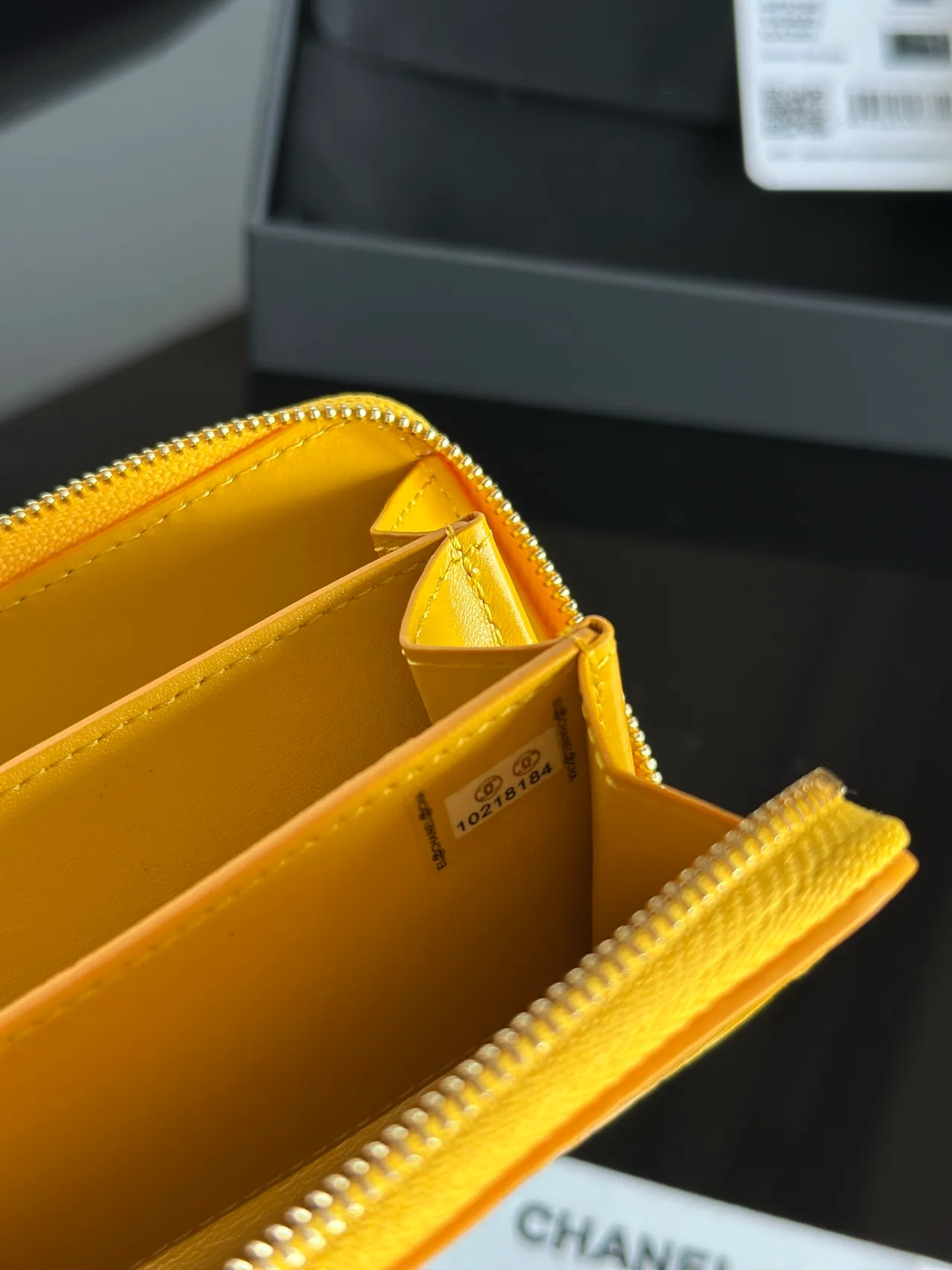Chanel Glossy Wallet in Yellow · view 8