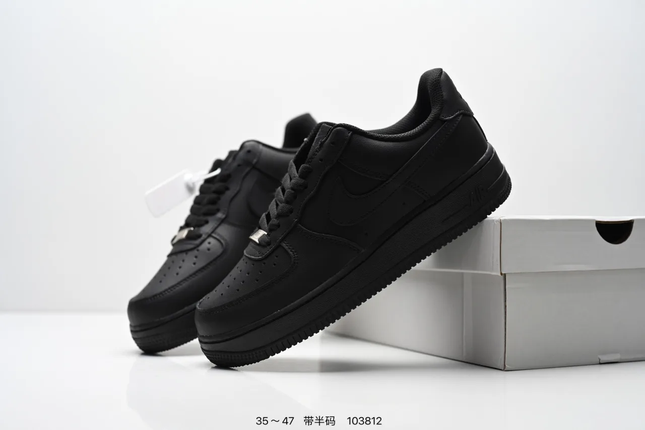 Nike Air Force Sneakers in Black & White · view 3