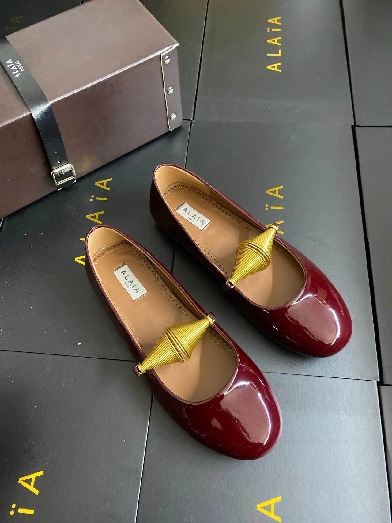 Alaia Cowhide Sheepskin Glossy Round-Toe Ballet Flats in Burgundy · view 3
