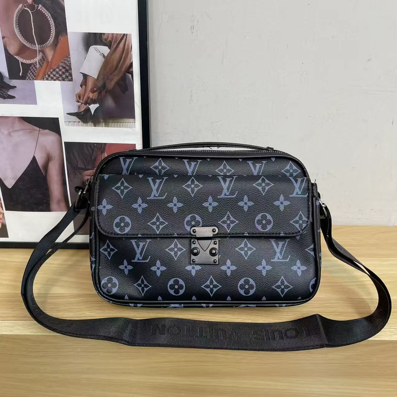Louis Vuitton Flap camera bag in Brown & Grey & Black · view 4