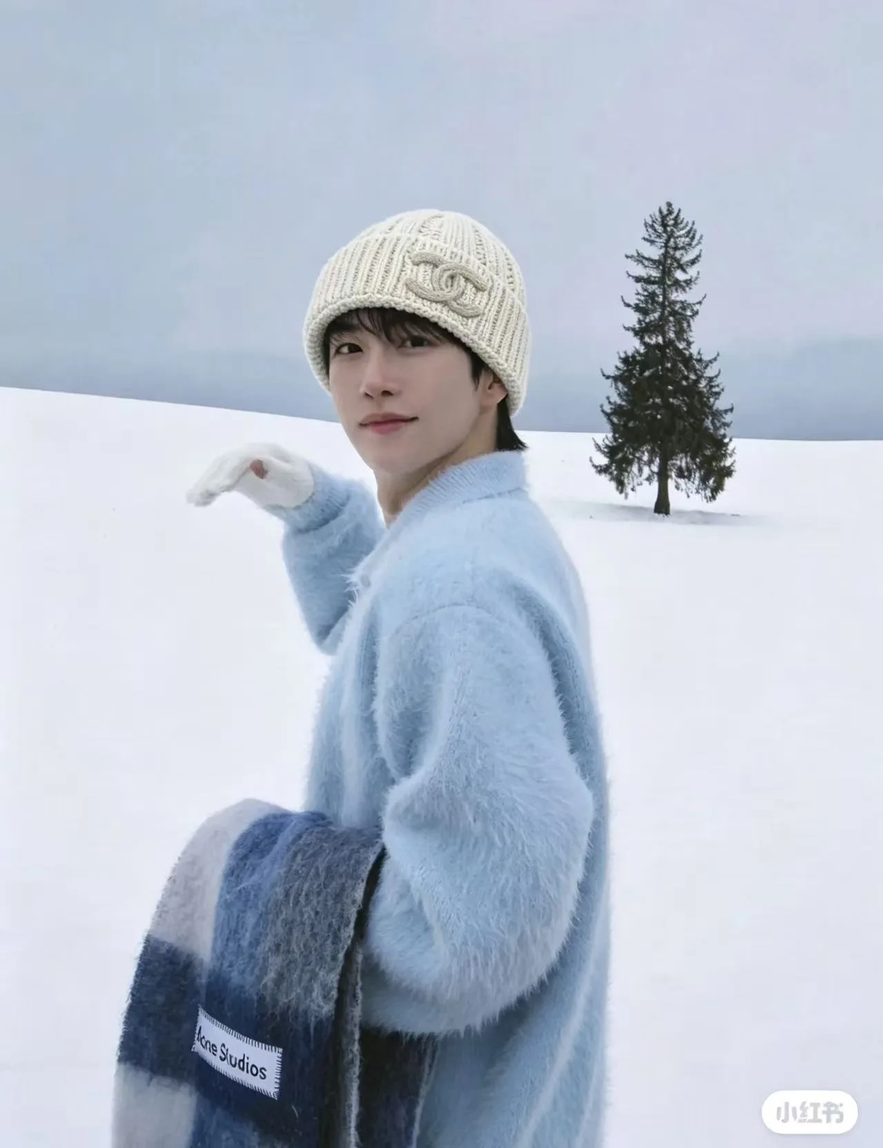 Chanel Cable-Knit Beanie in Beige & Grey · view 3