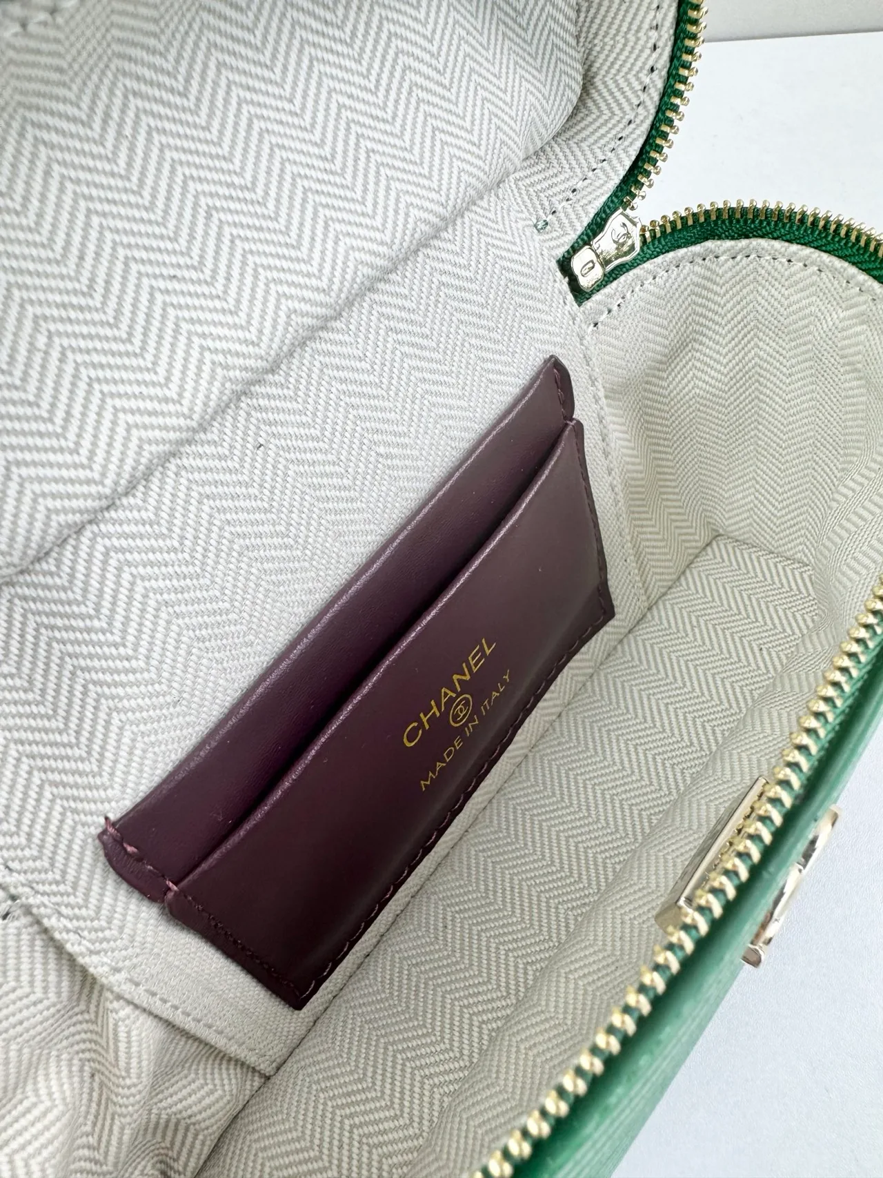 Chanel Cowhide Textured Chain-Strap Vanity Bag in Green · view 7