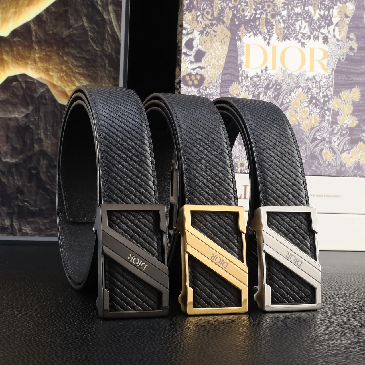 Dior Diagonal rectangular automatic belt in Black · view 8