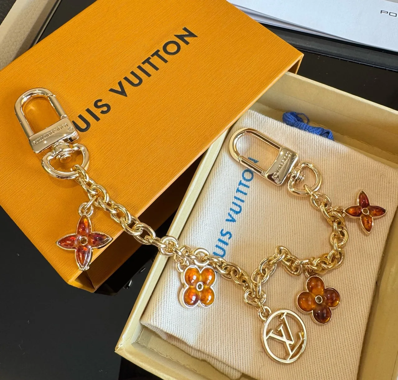 Louis Vuitton Glossy Flower Chain Bag Charm in Gold · view 8