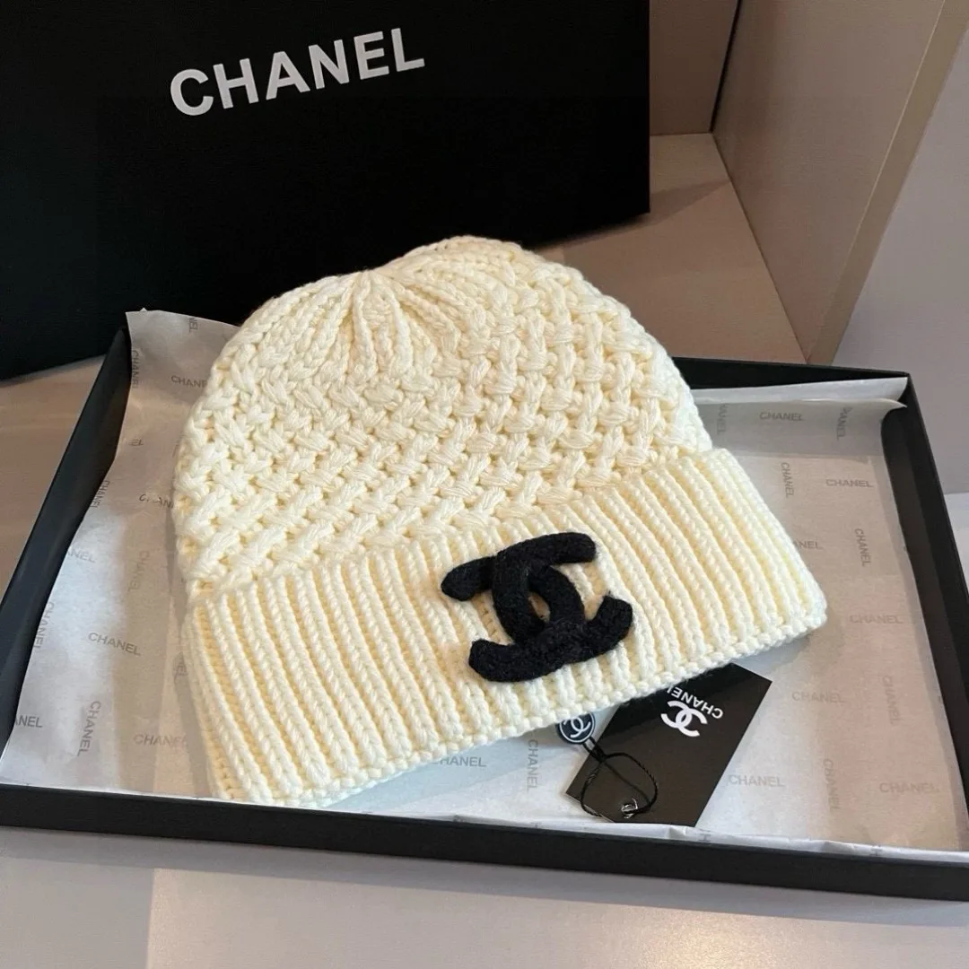 Chanel Beanie in Cream · view 4