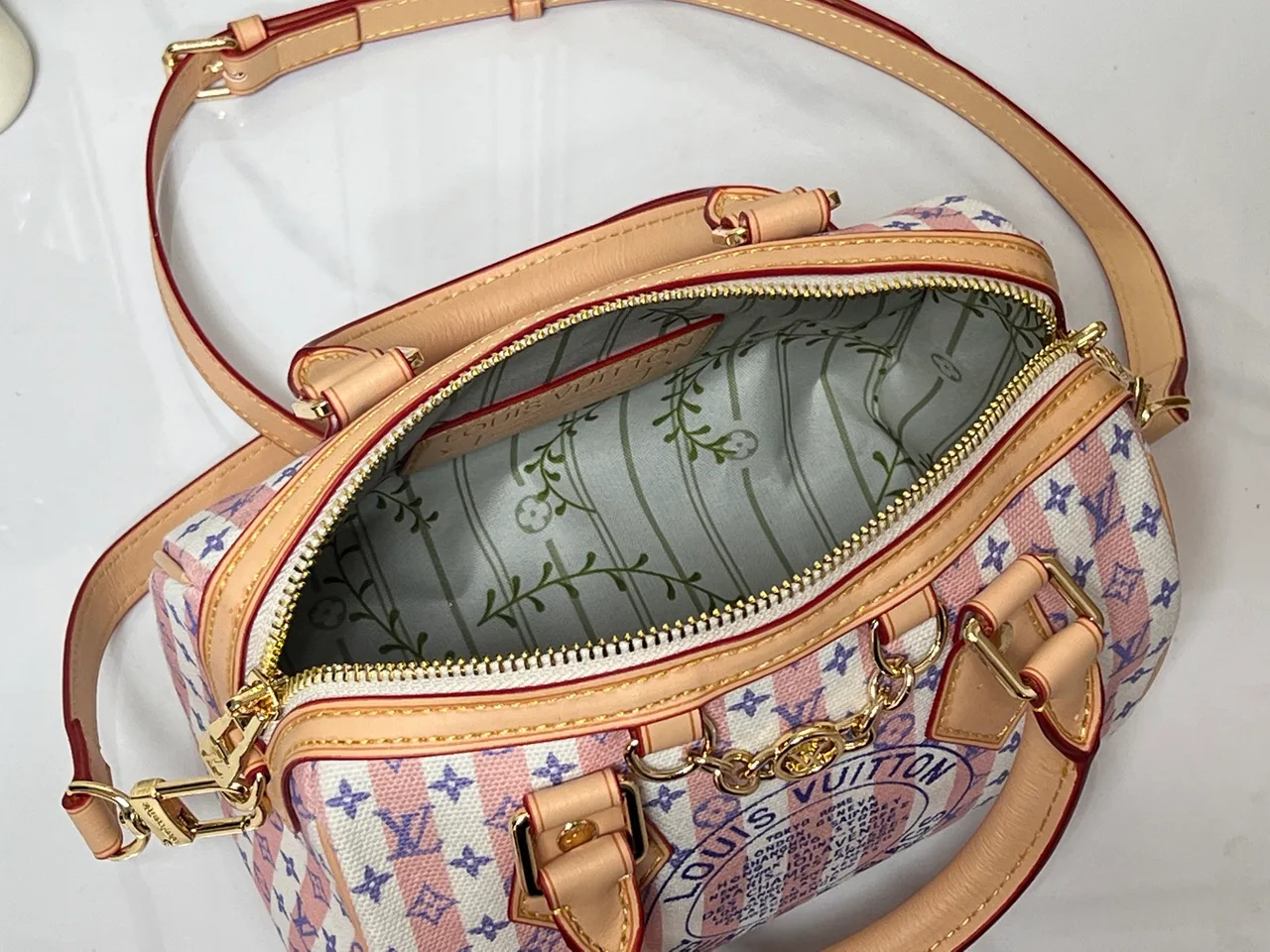 Louis Vuitton Speedy Cowhide Sheepskin Handbag in Pink · view 8