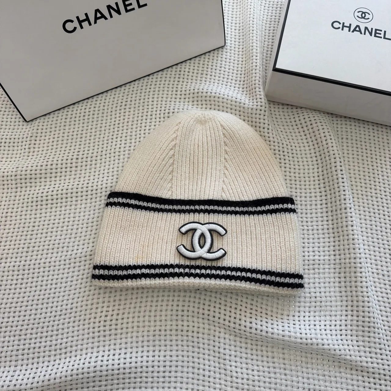 Chanel Striped CC beanie in Black & White & Cream · view 4