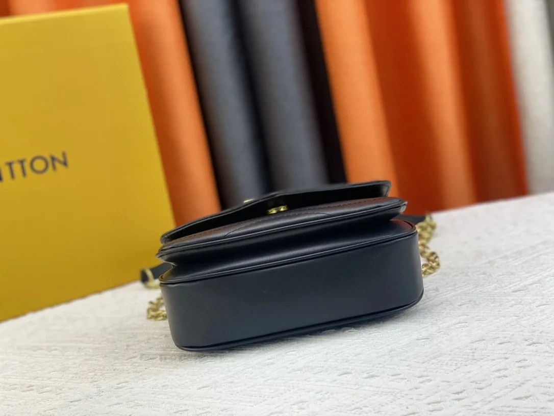 Louis Vuitton Cowhide New Wave Chain Shoulder Bag in Black · view 5