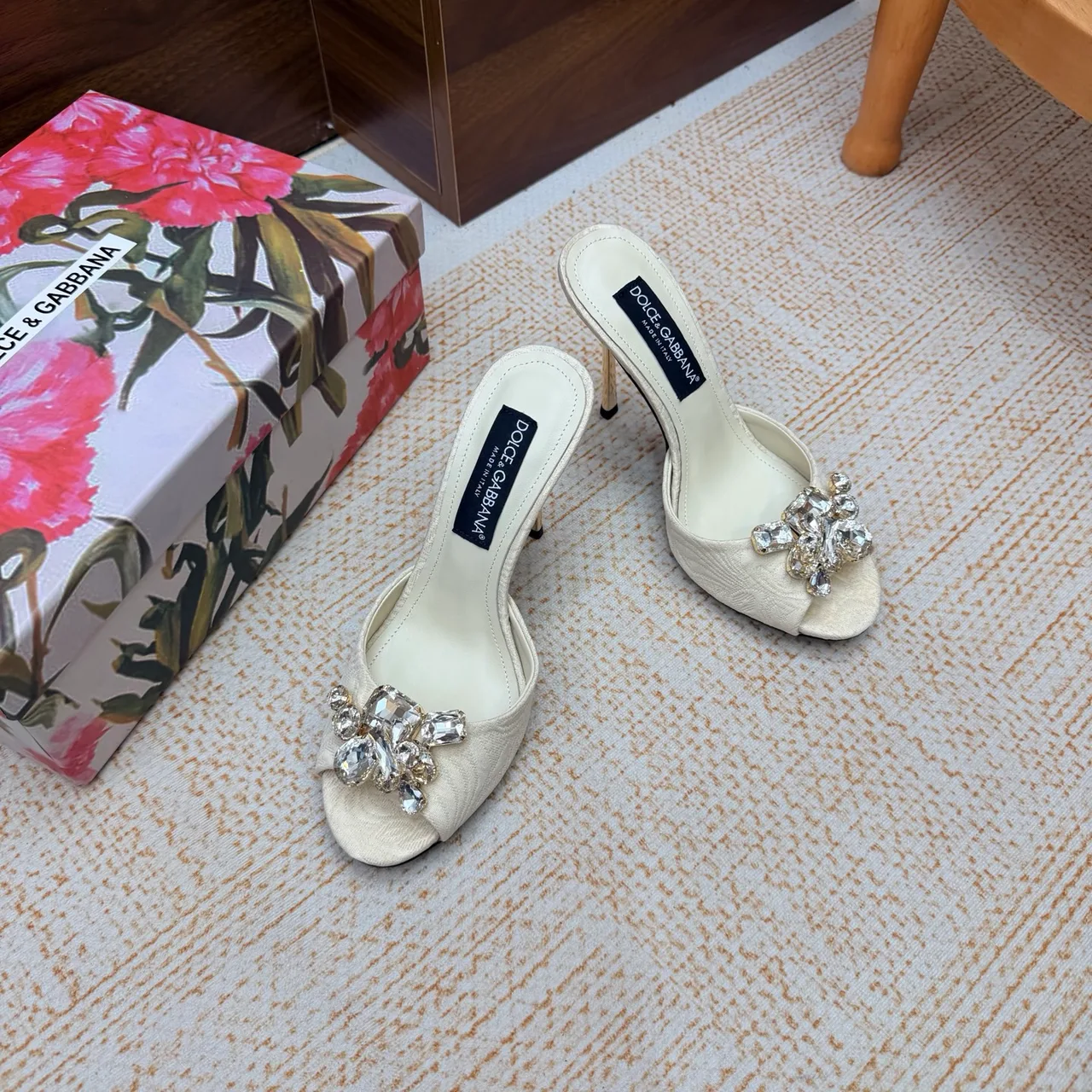 Dolce & Gabbana Mules in Cream · view 5