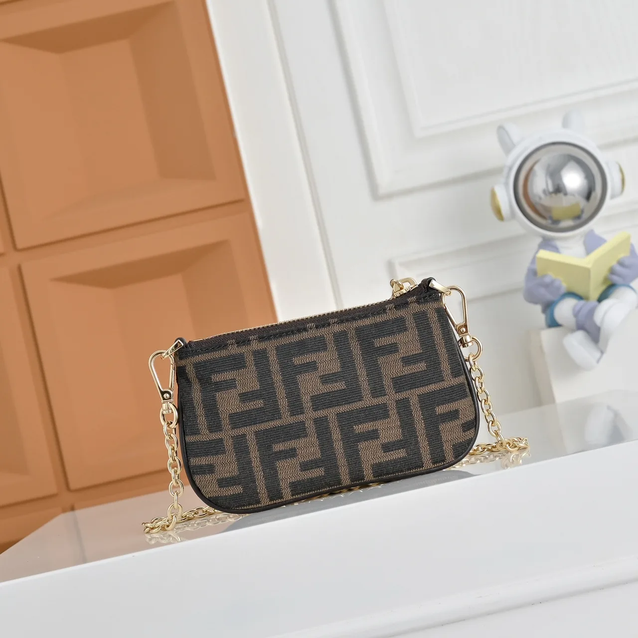 Fendi Chain Pouch in Brown · view 3