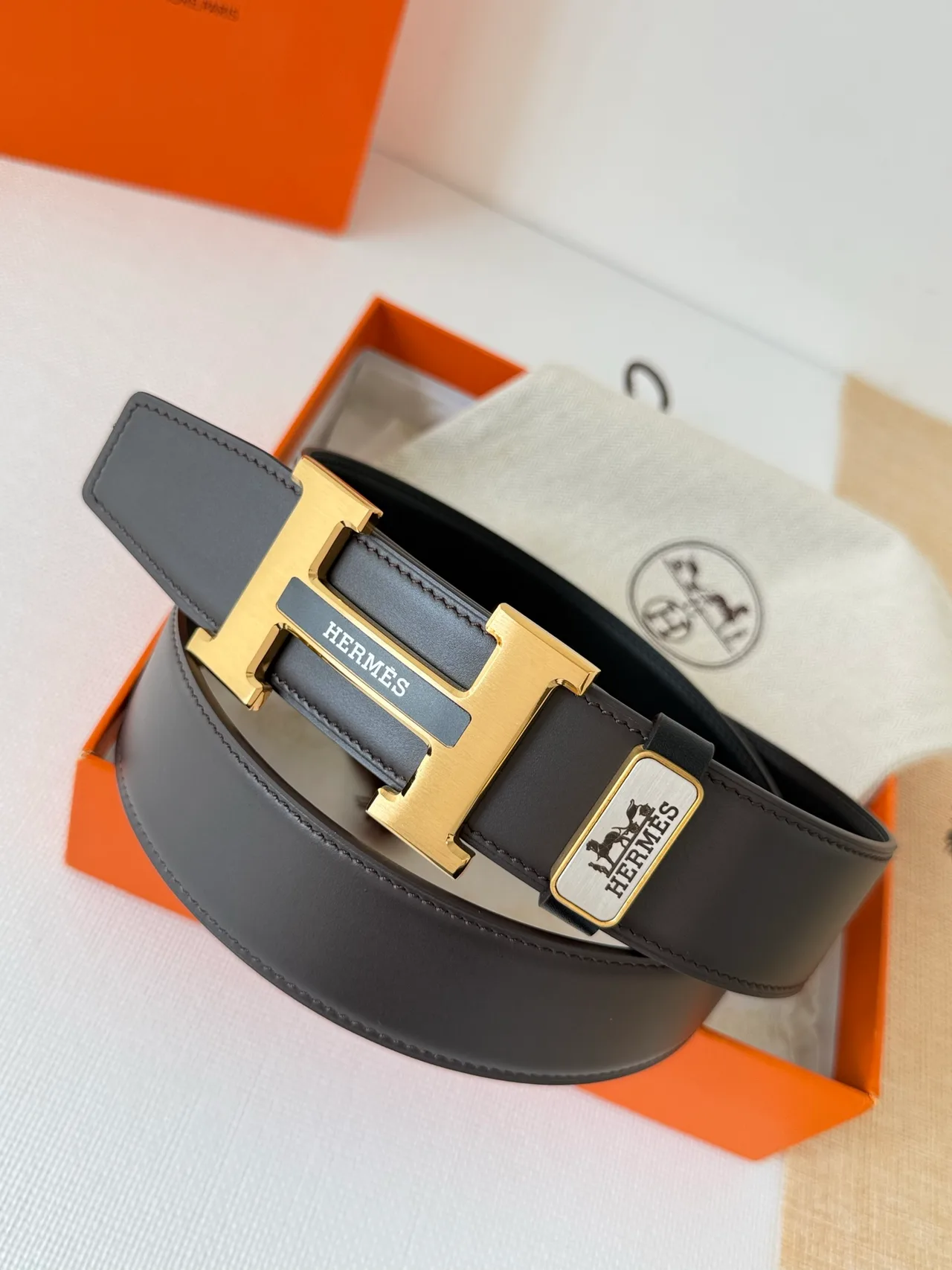 Hermes Reversible H Belt in Black · view 1