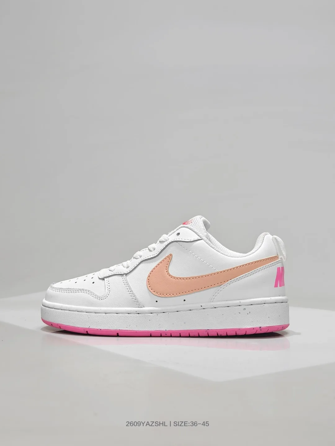 Nike Low-top sneakers in Black & Blue & Cream & White · view 8