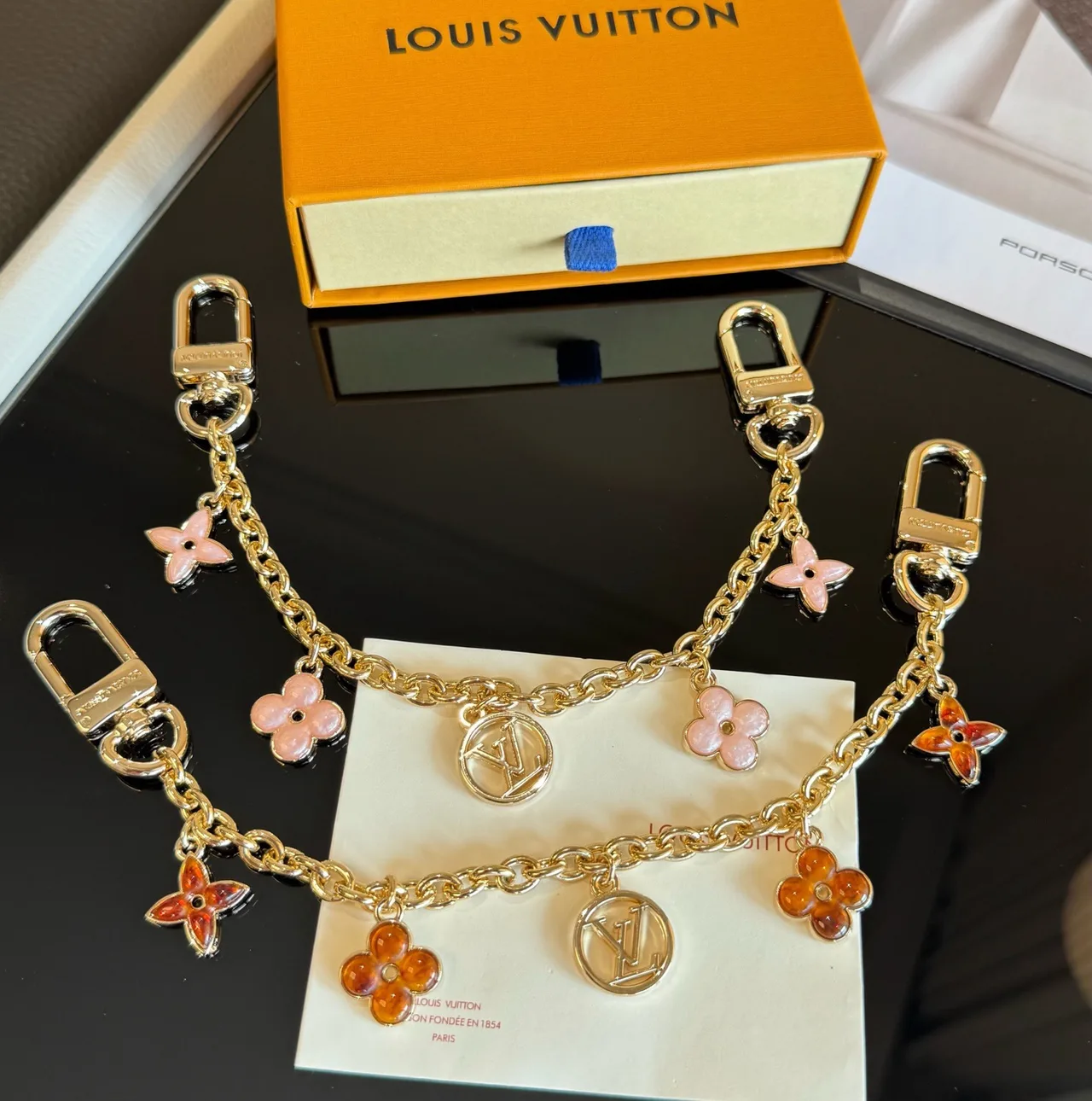 Louis Vuitton Glossy Flower Chain Bag Charm in Gold · view 4