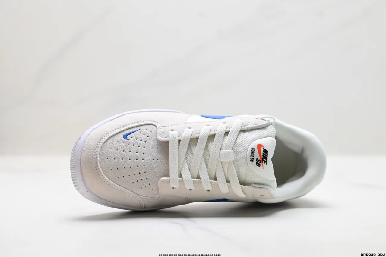 Nike Sneakers in White · view 6