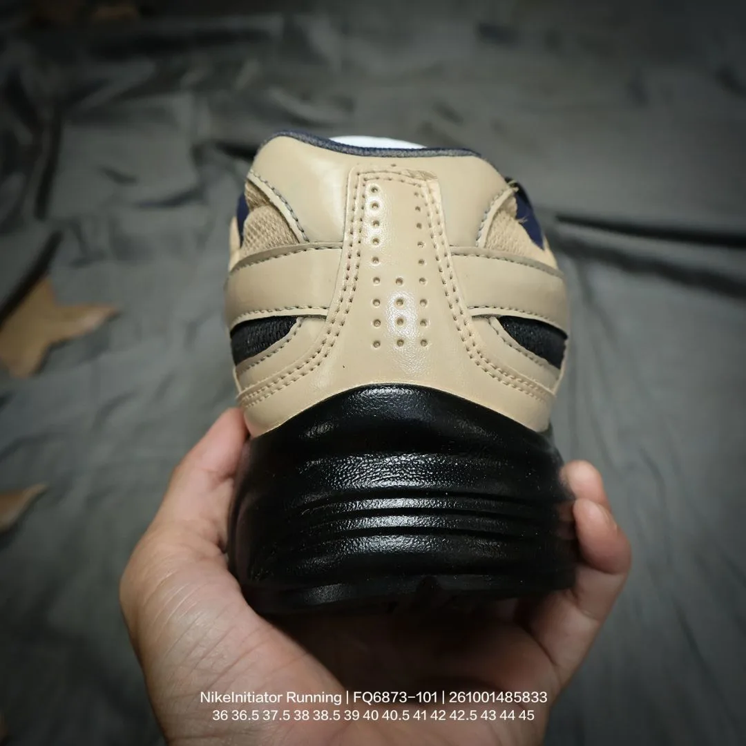 Nike Sneakers in Beige · view 5