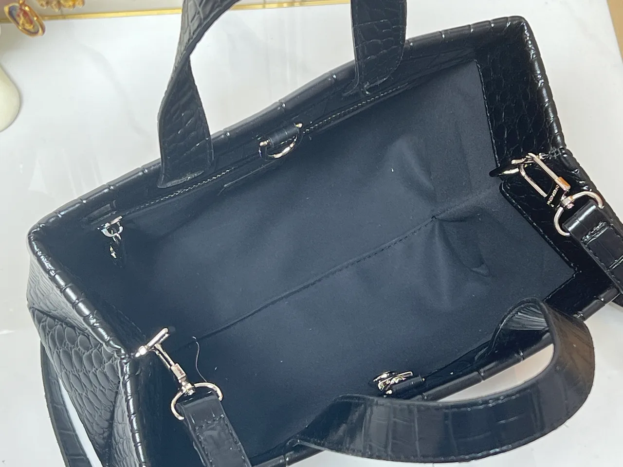 Louis Vuitton Cowhide Tote in Black · view 8