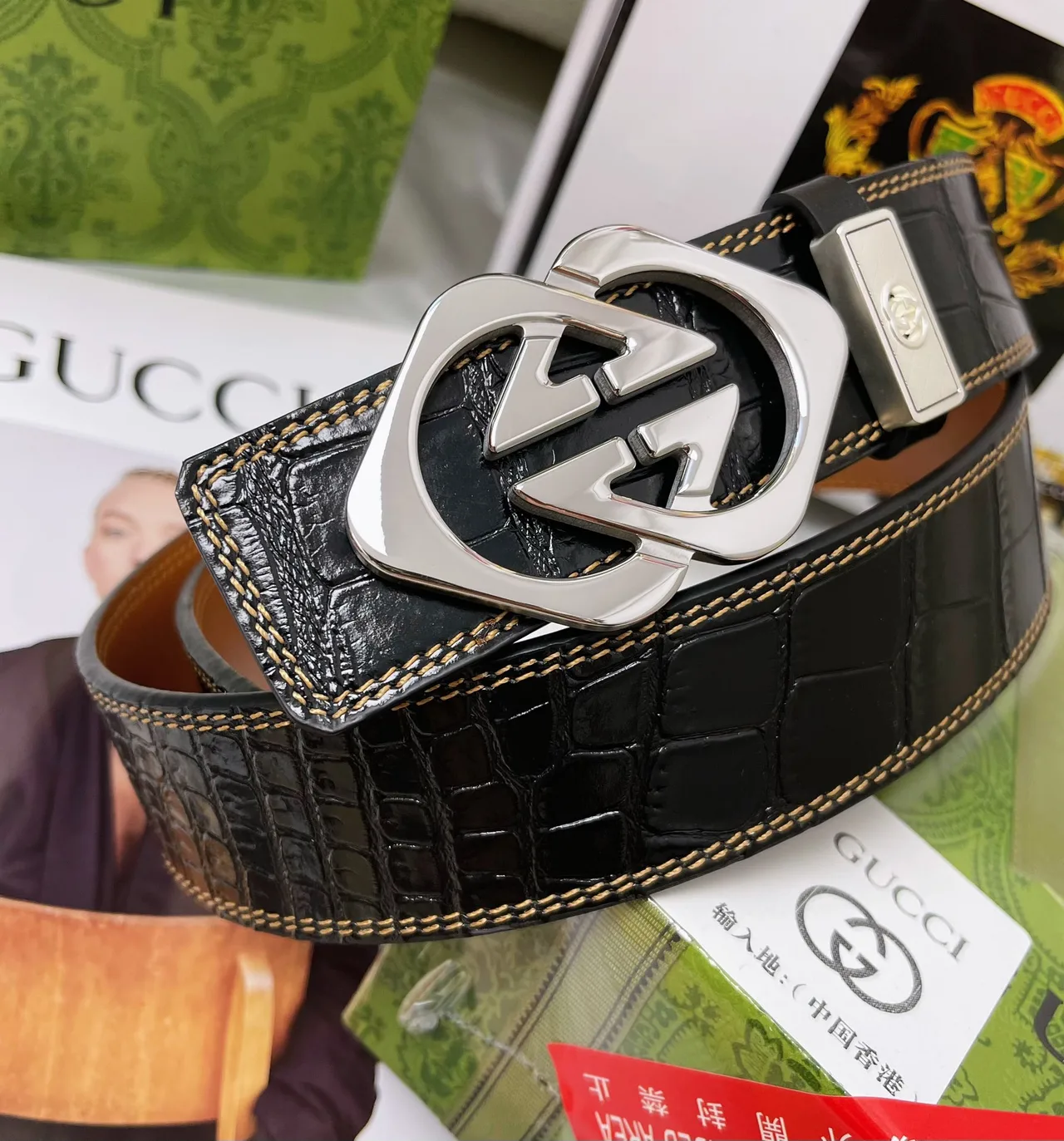 Gucci Cowhide Belt in Black · view 1