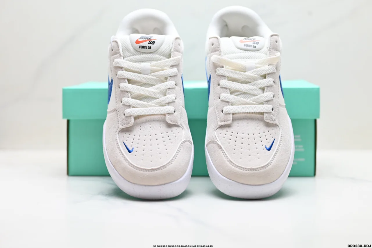 Nike Sneakers in White · view 1
