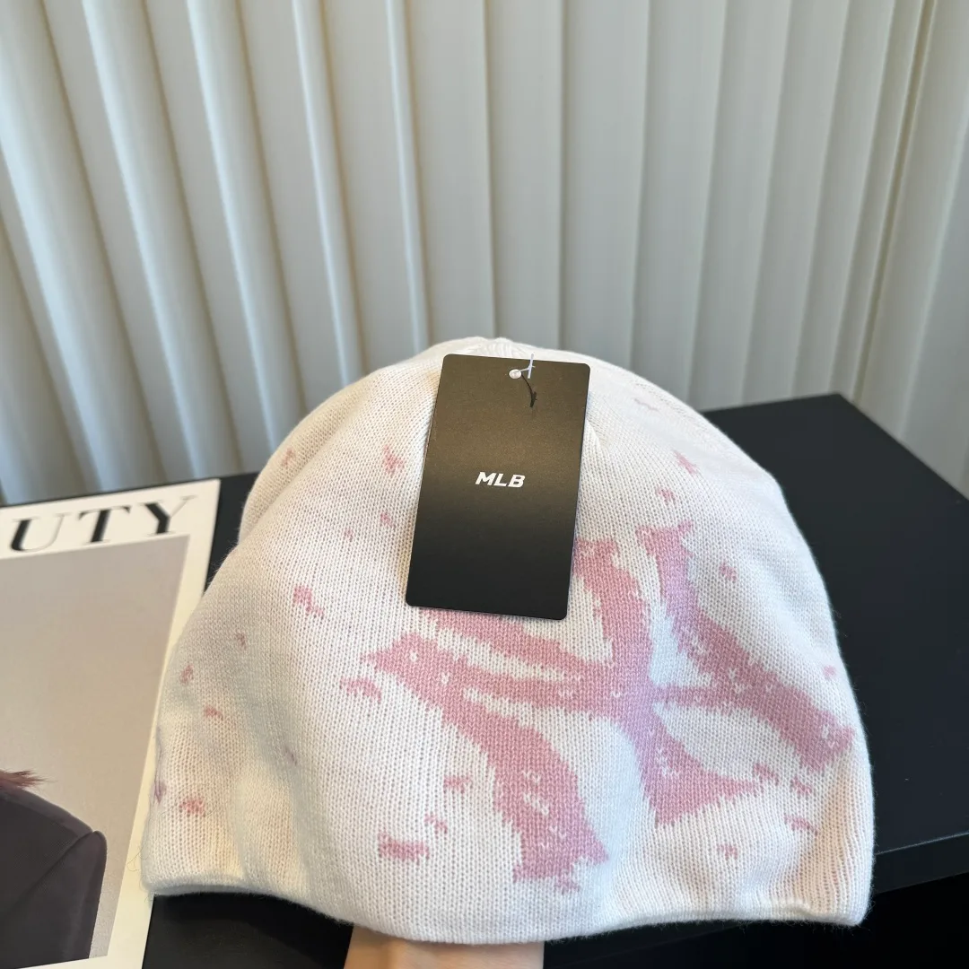 MLB NY Knit Beanie in White · view 4