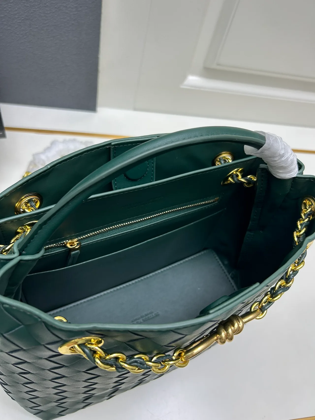Bottega Veneta Woven Tote in Green · view 7