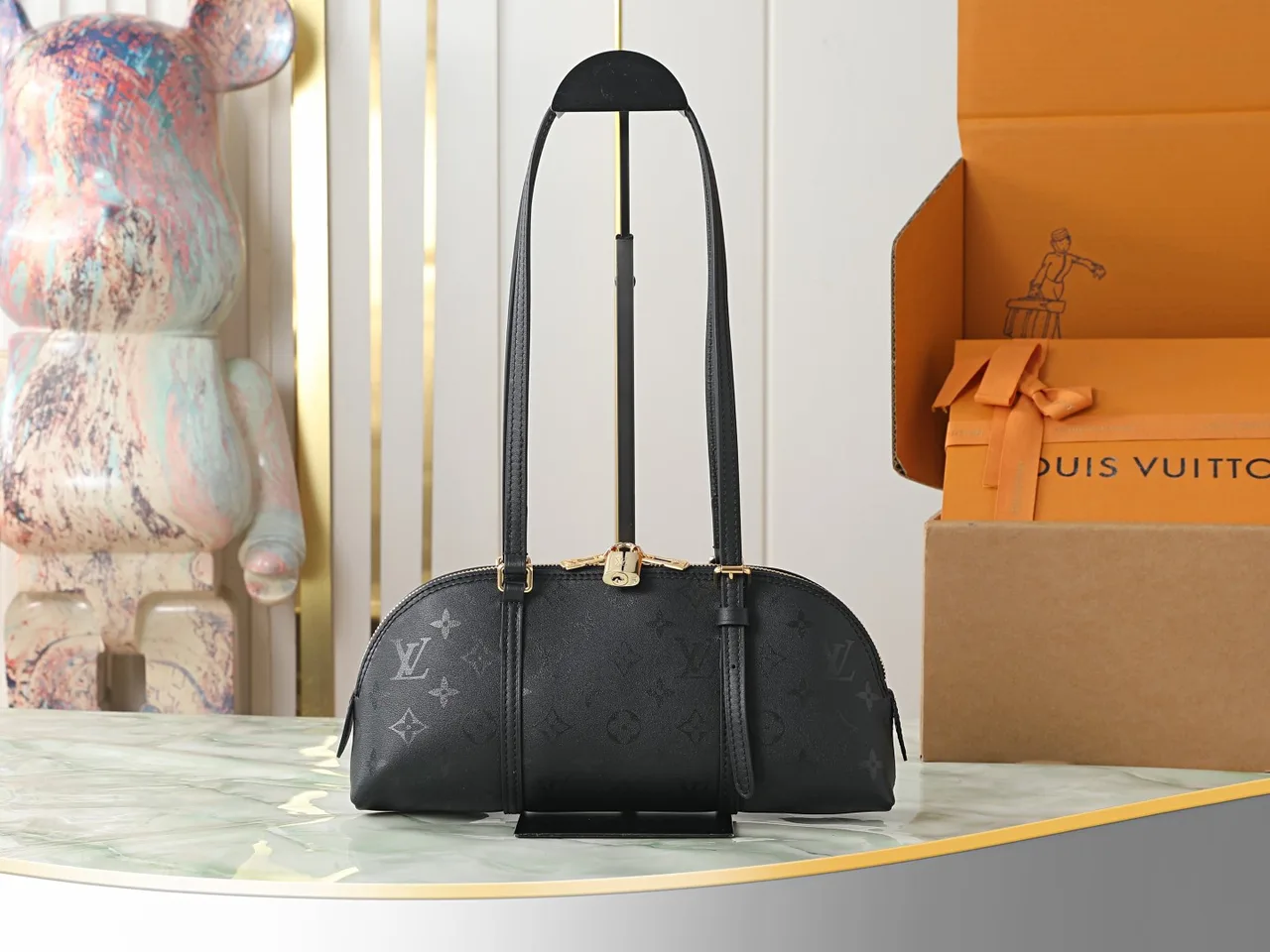 Louis Vuitton Leather Shoulder Bag in Black · view 1