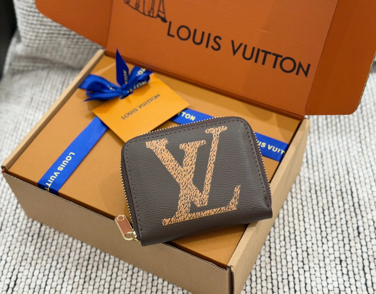 Louis Vuitton Wallet in Brown & Blue & Black · view 5