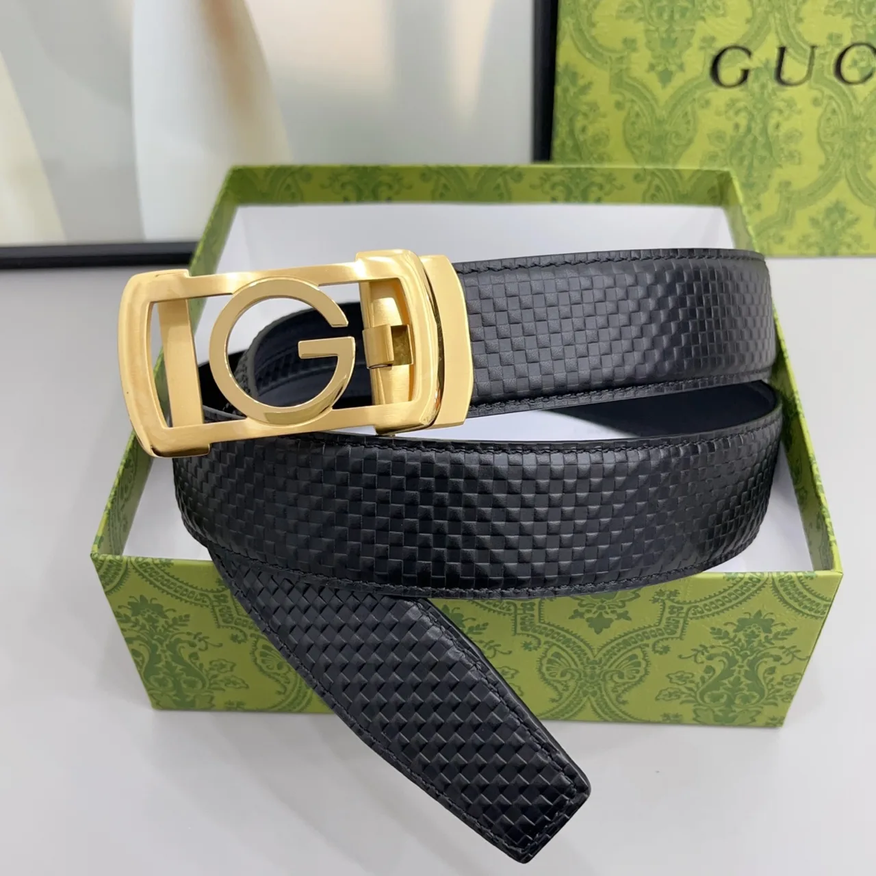 Gucci Woven Glossy Belt in Black · view 2