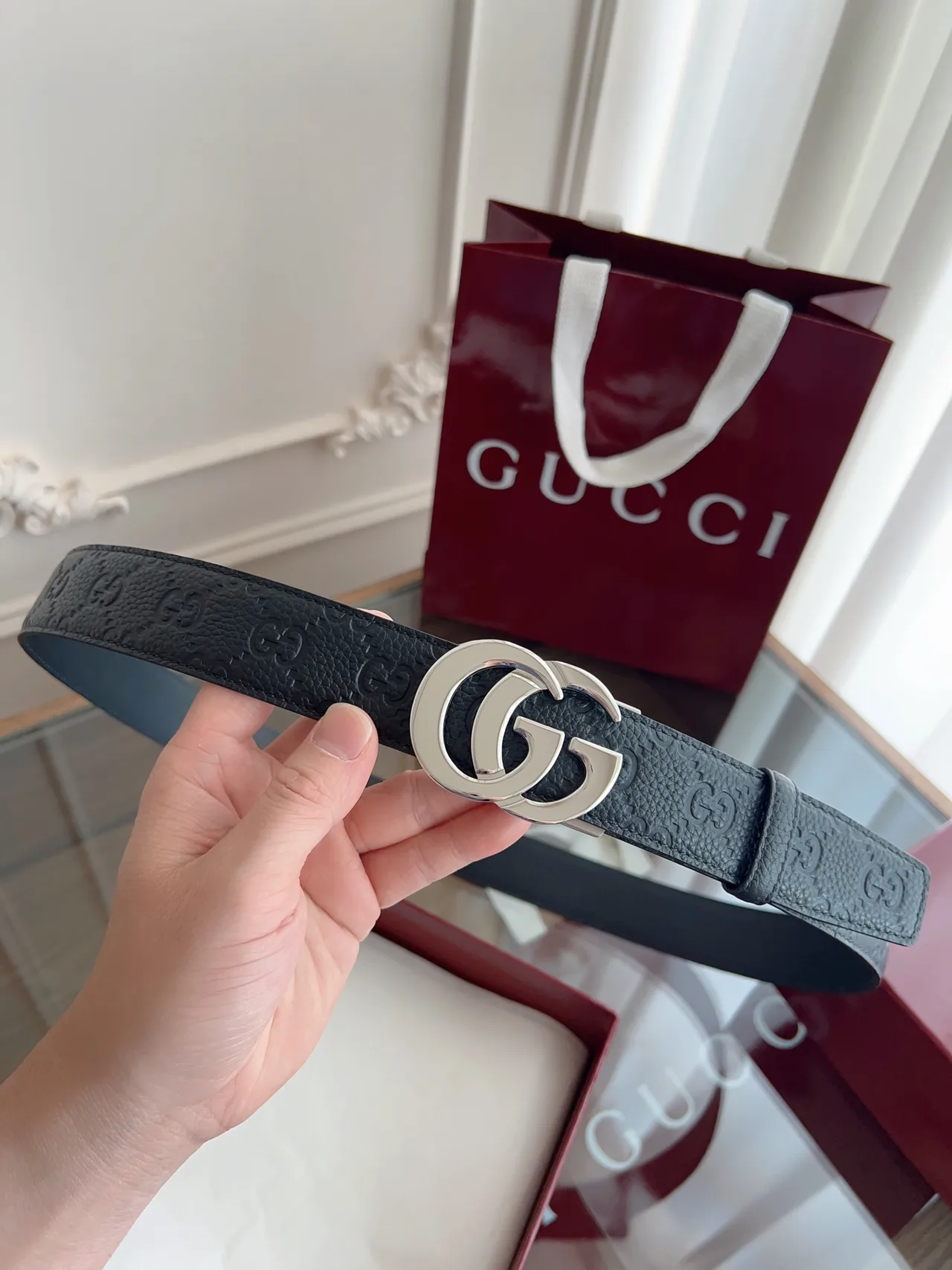 Gucci Cowhide Glossy Belt in Black · view 3