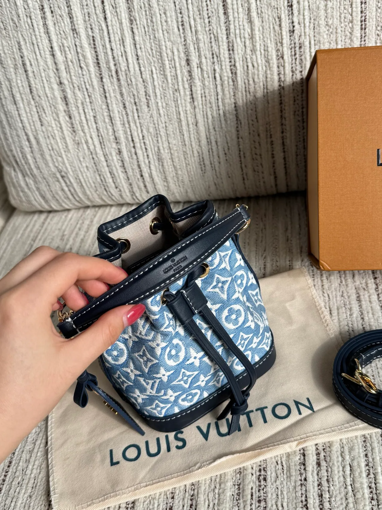 Louis Vuitton Monogram Bucket Bag in Blue · view 5