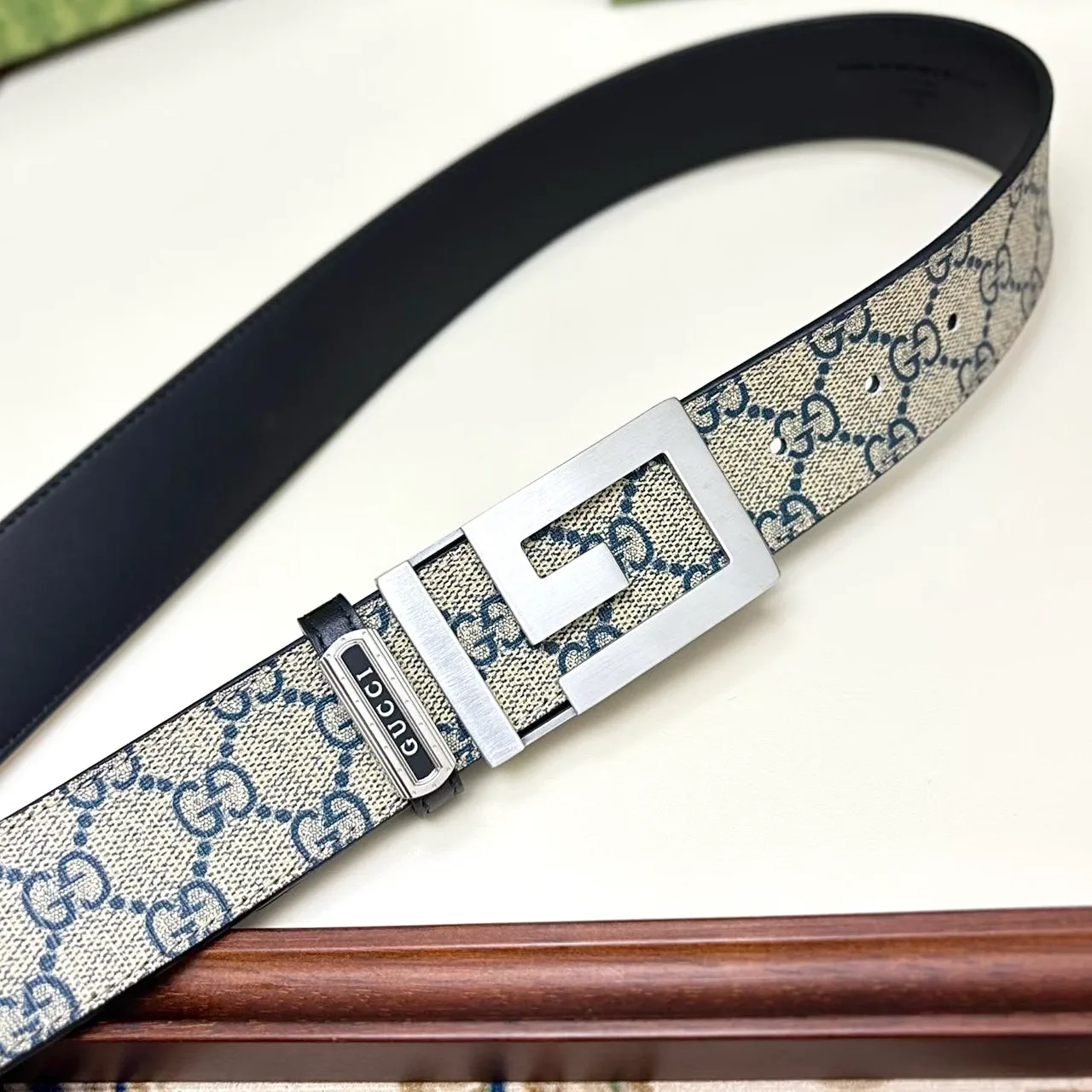 Gucci GG rectangular buckle belt in Beige · view 7