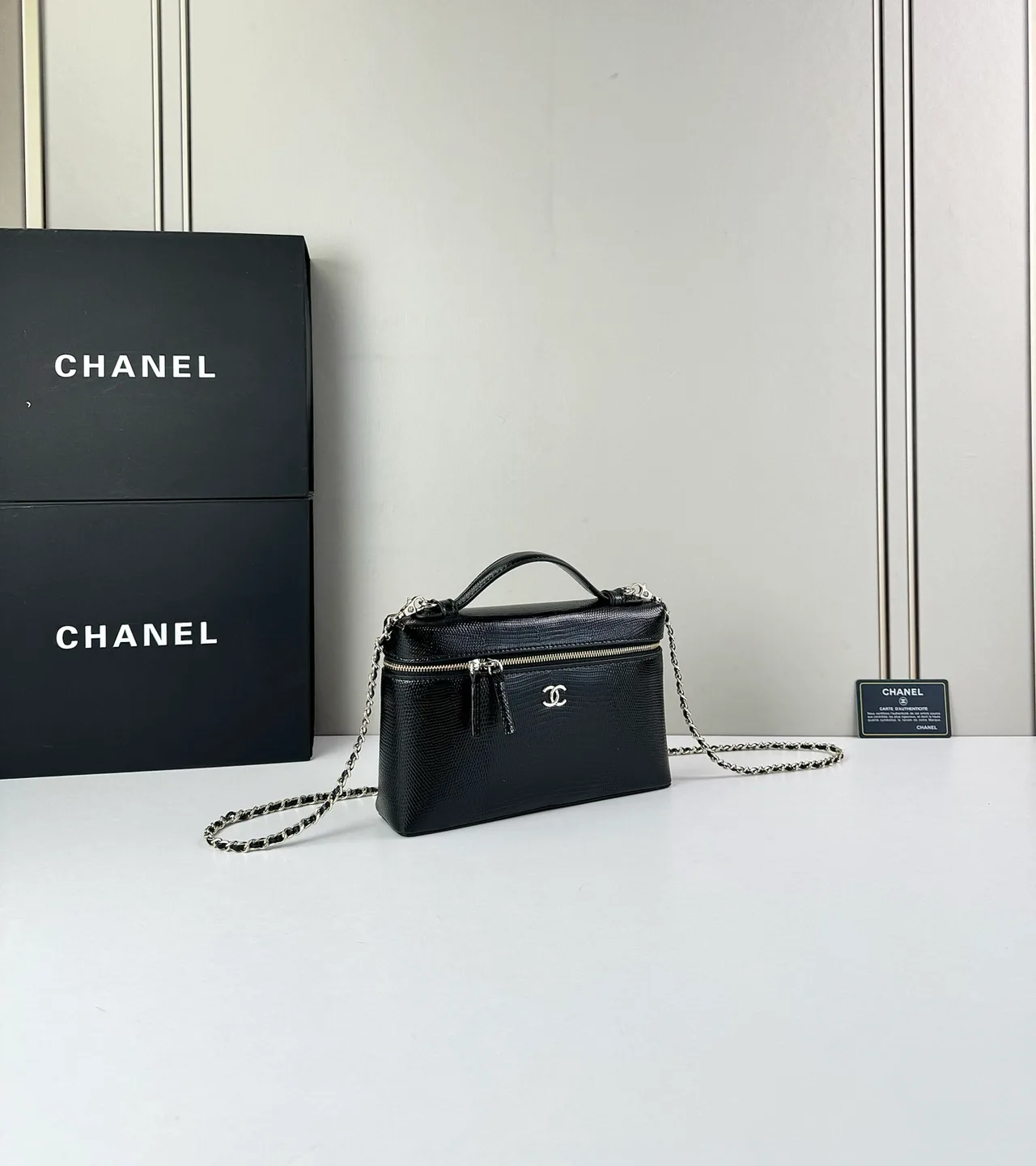 Chanel Cowhide Vanity Case in Black · view 3