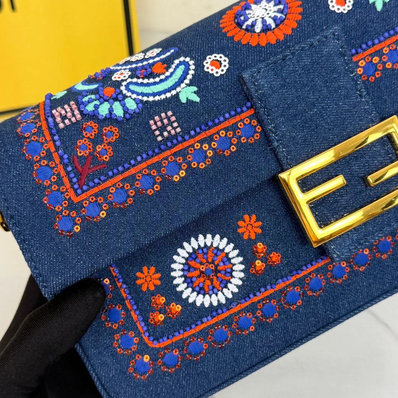 Fendi Baguette Embroidered Floral Flap Shoulder Bag in Blue · view 7