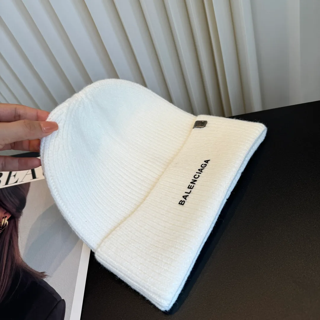 Balenciaga Beanie in White · view 6