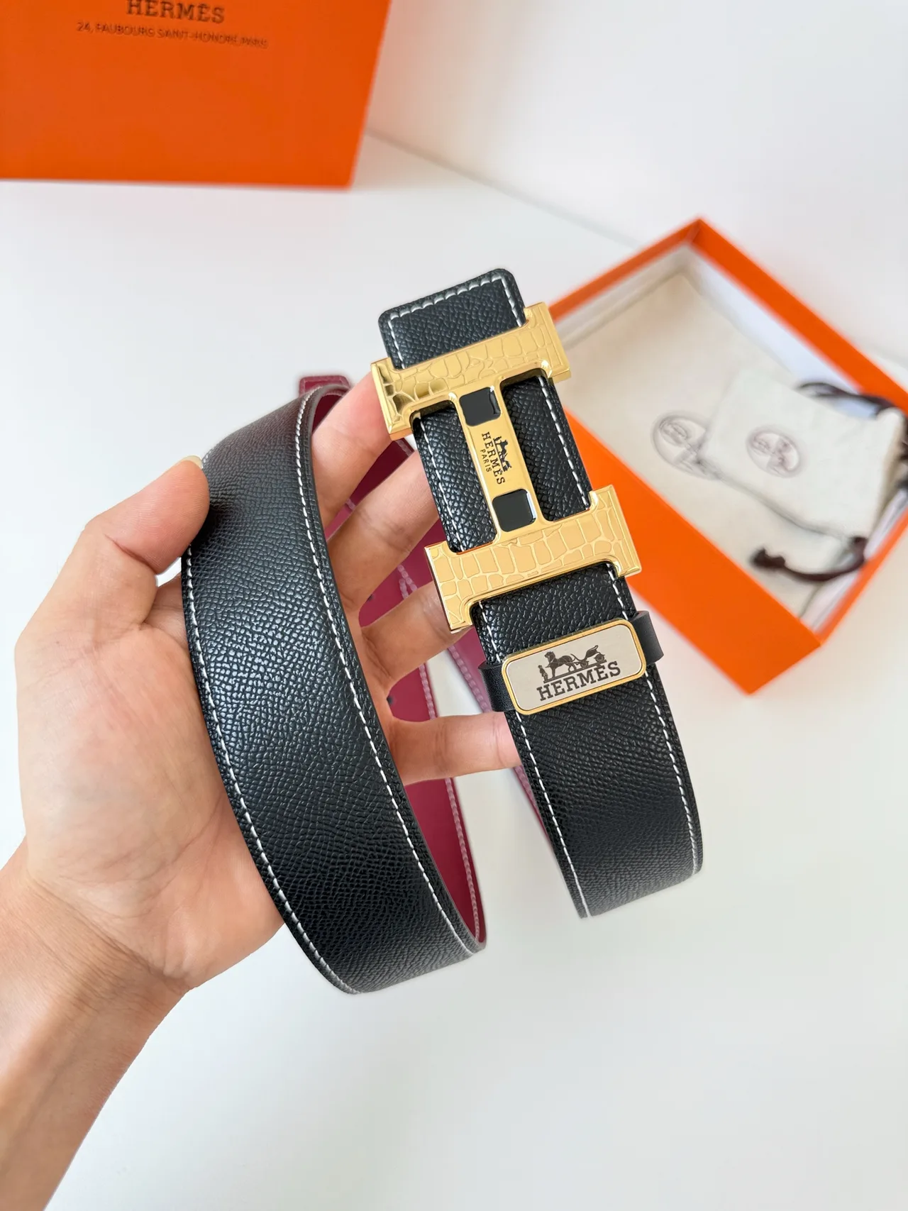 Hermes Reversible rectangular buckle belt in Black · view 6
