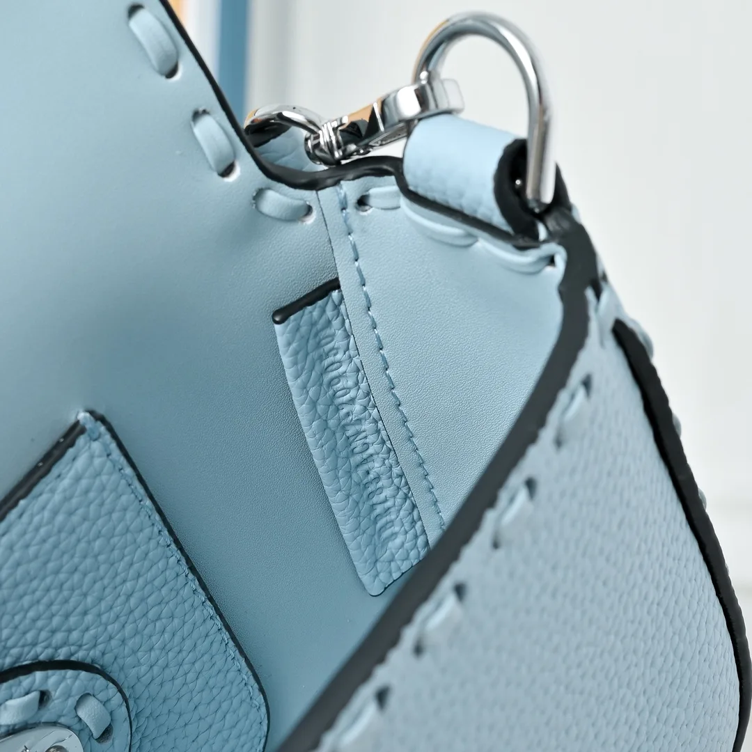 Fendi Baguette Smooth Bag in Blue · view 6