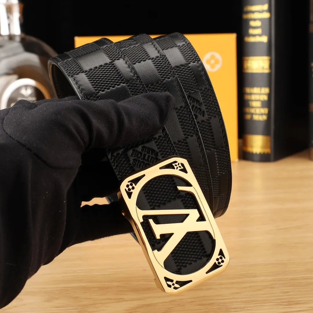 Louis Vuitton Damier automatic LV belt in Black · view 5