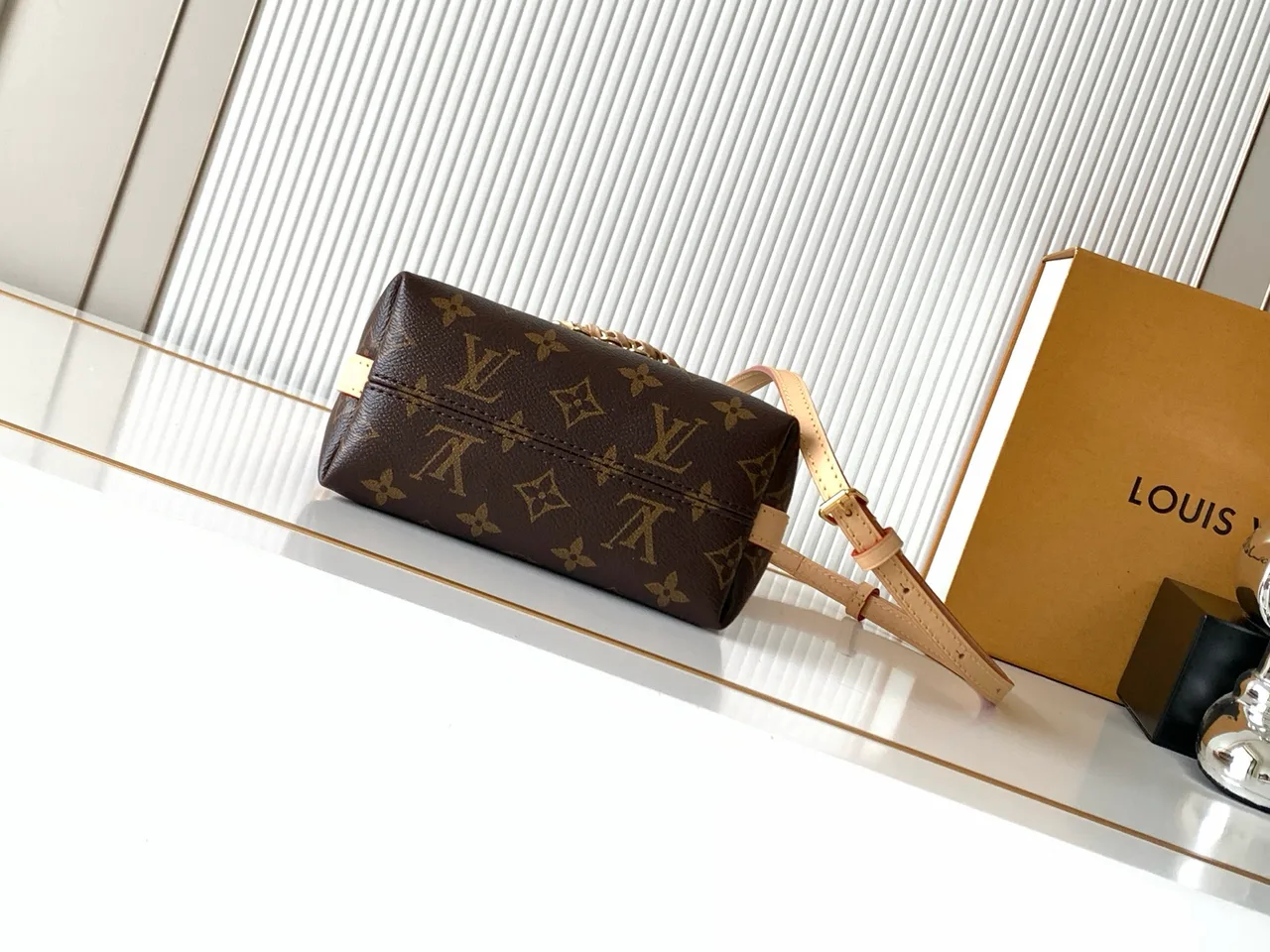 Louis Vuitton Canvas Smooth Hobo Bag in Brown · view 4