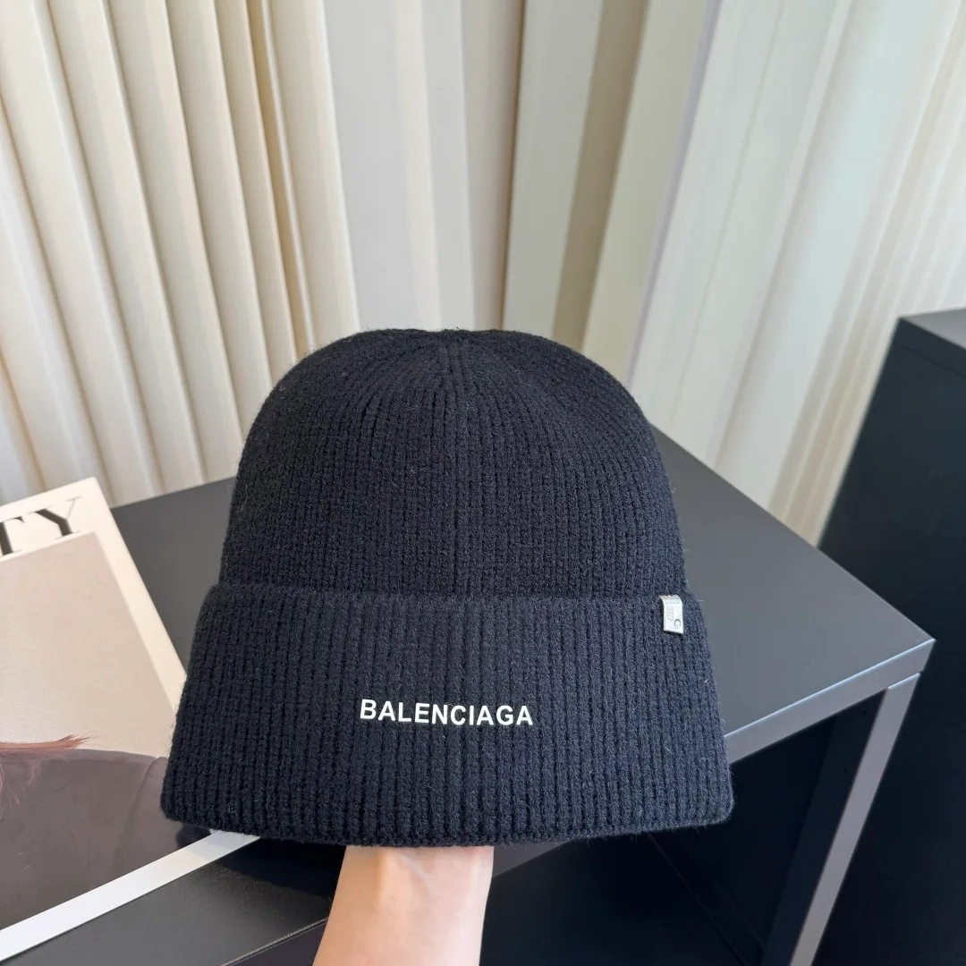 Balenciaga Beanie in Black · view 4