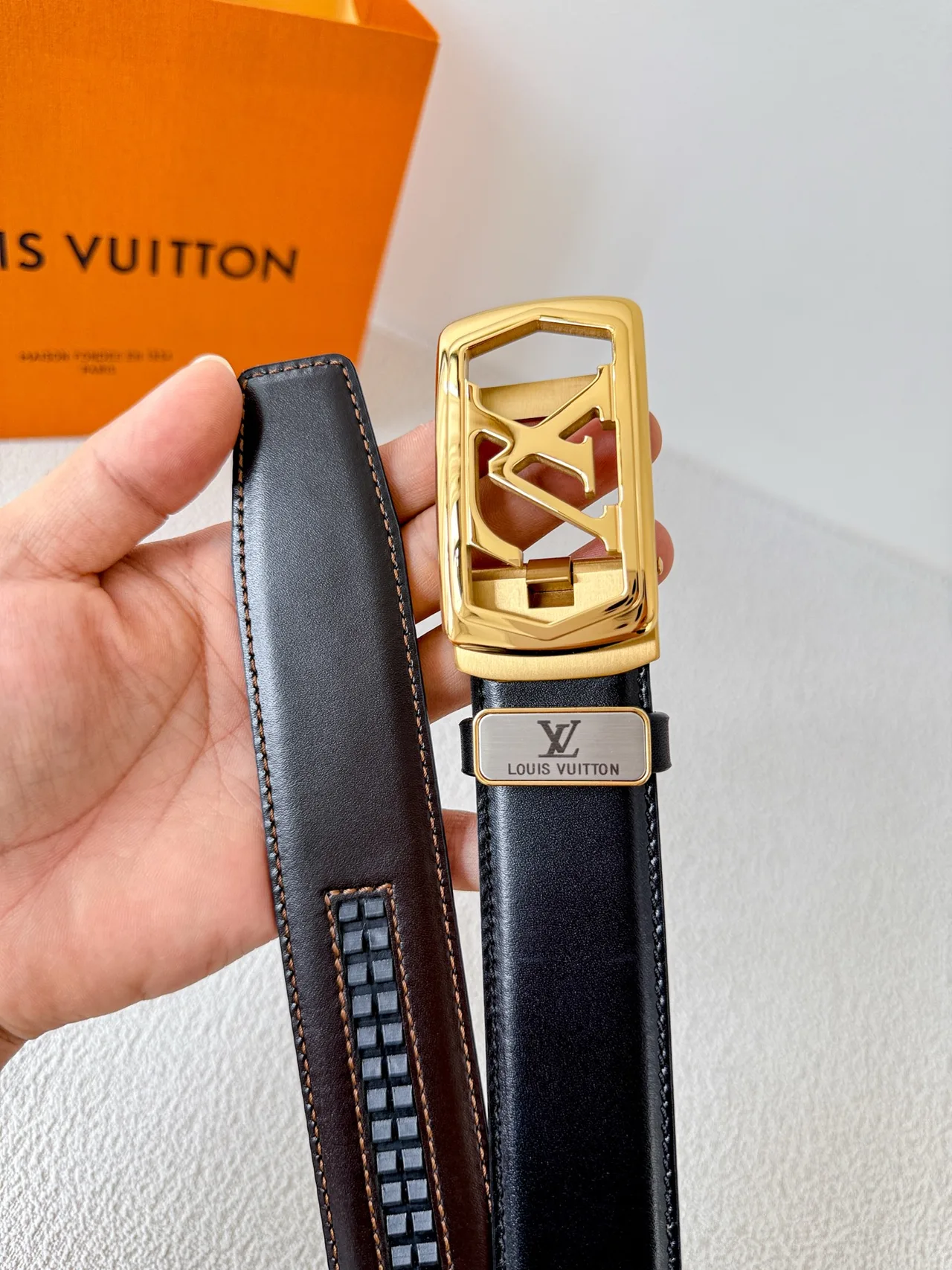 Louis Vuitton Reversible Belt in Black · view 7