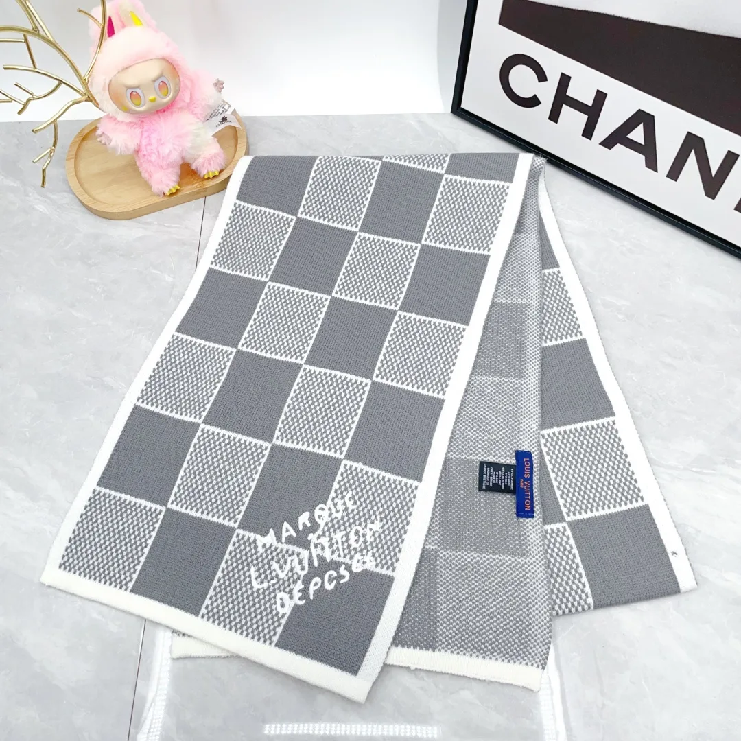 Louis Vuitton Wool Cashmere Hat and Scarf Set in Grey · view 8