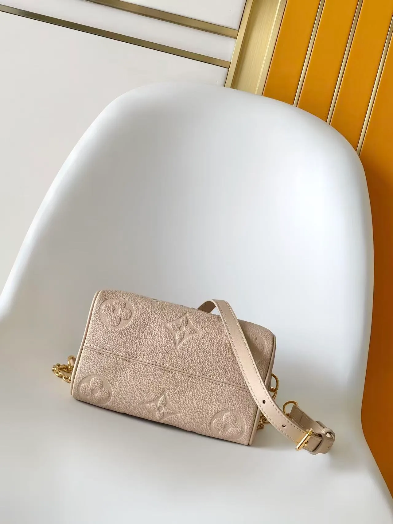 Louis Vuitton Speedy Cowhide Smooth Crossbody Bag in Beige · view 4