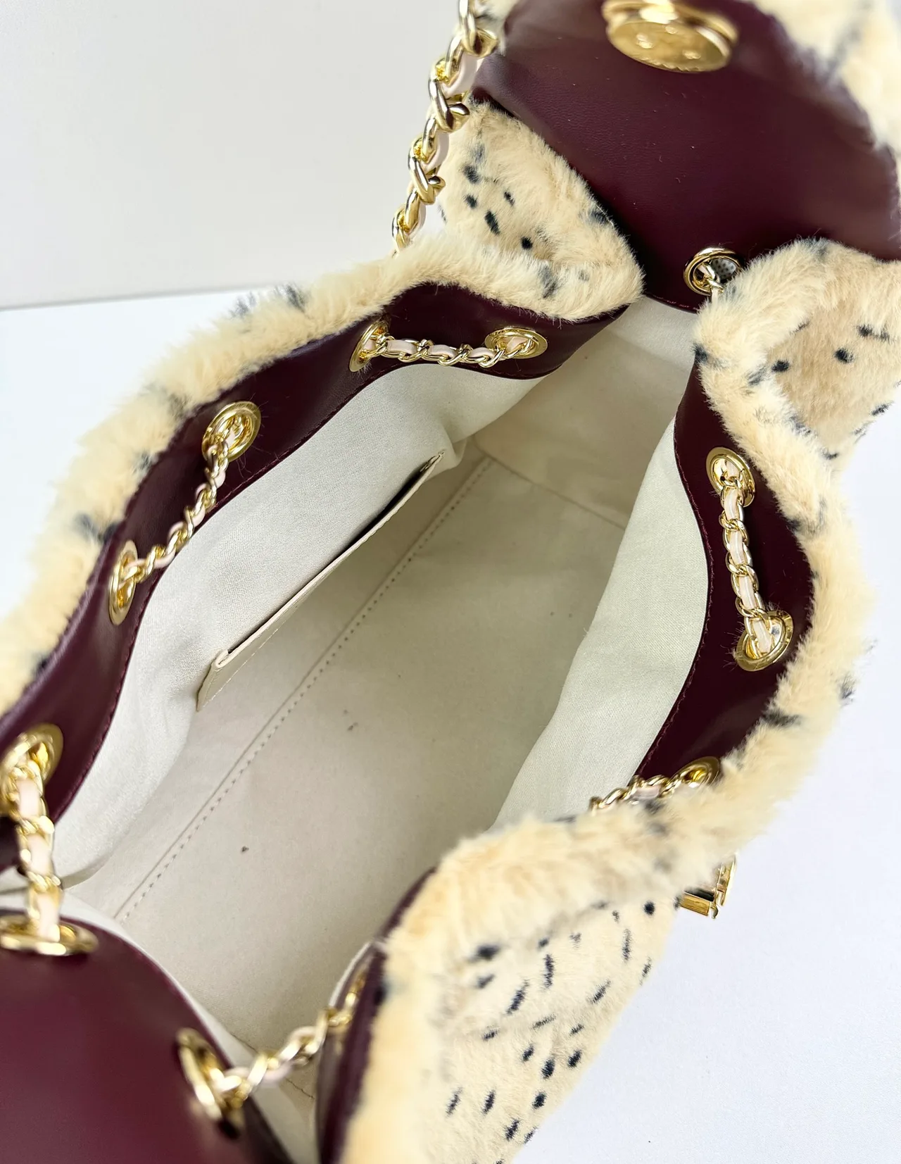 Chanel Drawstring Bucket Bag in White · view 8